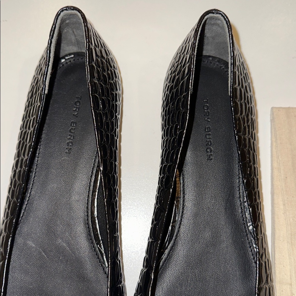 New Tory Burch Black Croc-Embossed Flats. Size 9. - Picture 3 of 10
